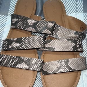 Universal Thread snakeskin print sandals size 11. Gently used.